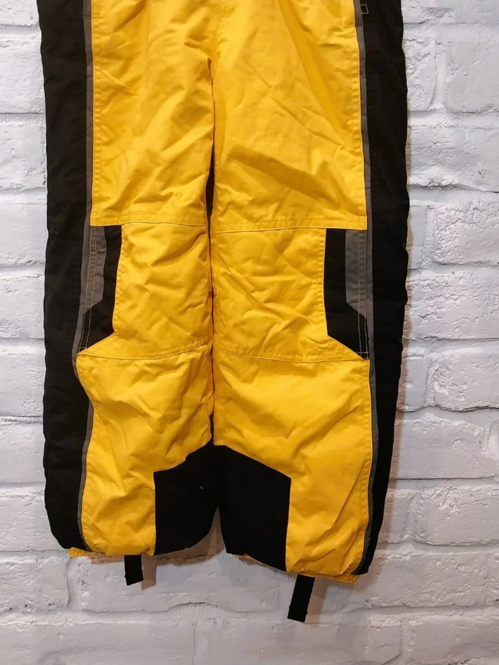 Kids Youth Spyder Snowsuit Yellow Black Size 7 Growing Size One Piece Coveralls.